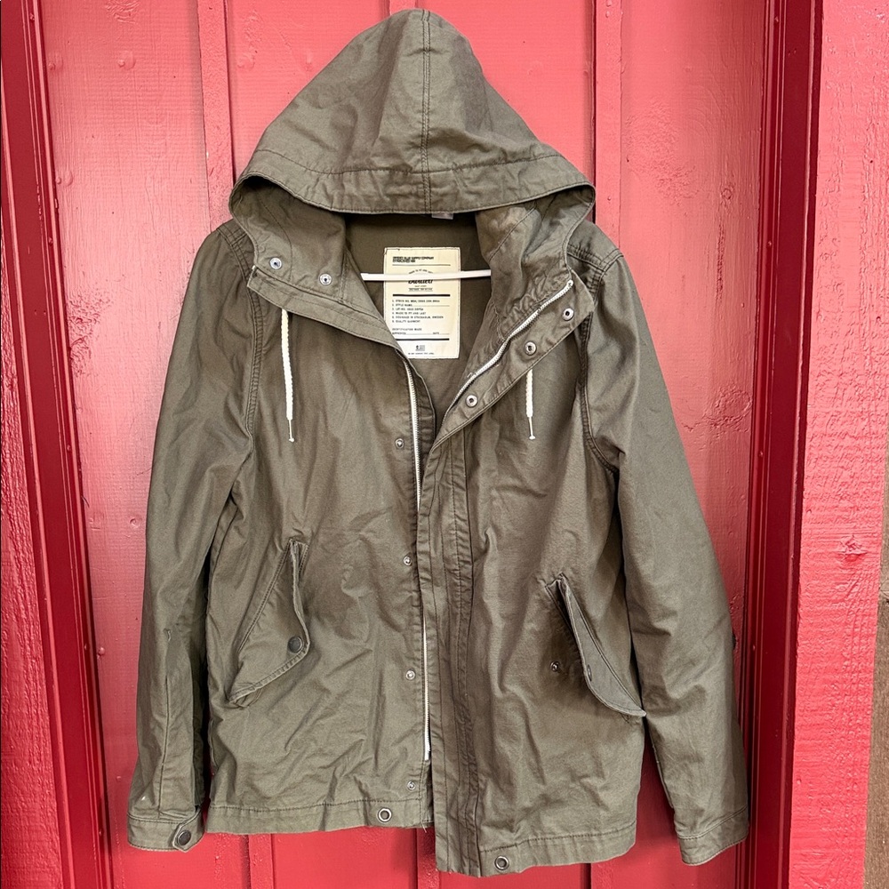 Vintage Jacket Divided Olive Green Hooded Coat! Looks awesome!